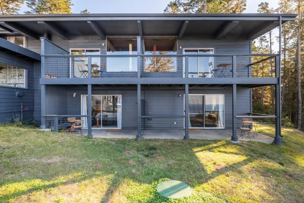 Walsh Landing Driftwood Lodge ~ 5 Bedroom / 7 Bath ~ 30-Acre Private Estate On Hwy 1 ~ Hot Tub ~ Oceanview ~ Reunions & Retreats מראה חיצוני תמונה